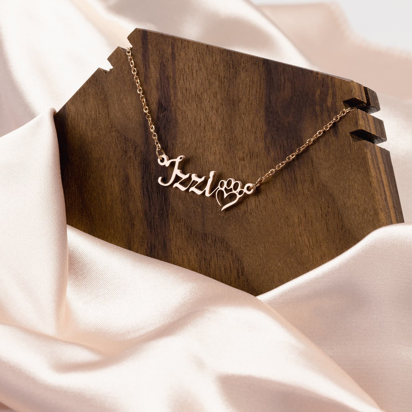 PERSONALIZED DOG MOM NECKLACE